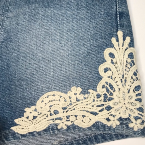 BDG High-Rise Crochet-Lace Women’s Jean Shorts 25 - Picture 10 of 15